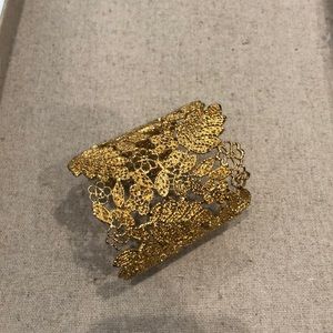 Stella & Dot Chantilly Lace cuff